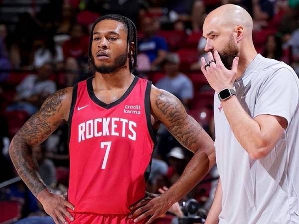 欧博ABG官网会员登录入口- 费德勒在老鹰比赛中战术调整,出色防守引发热议!